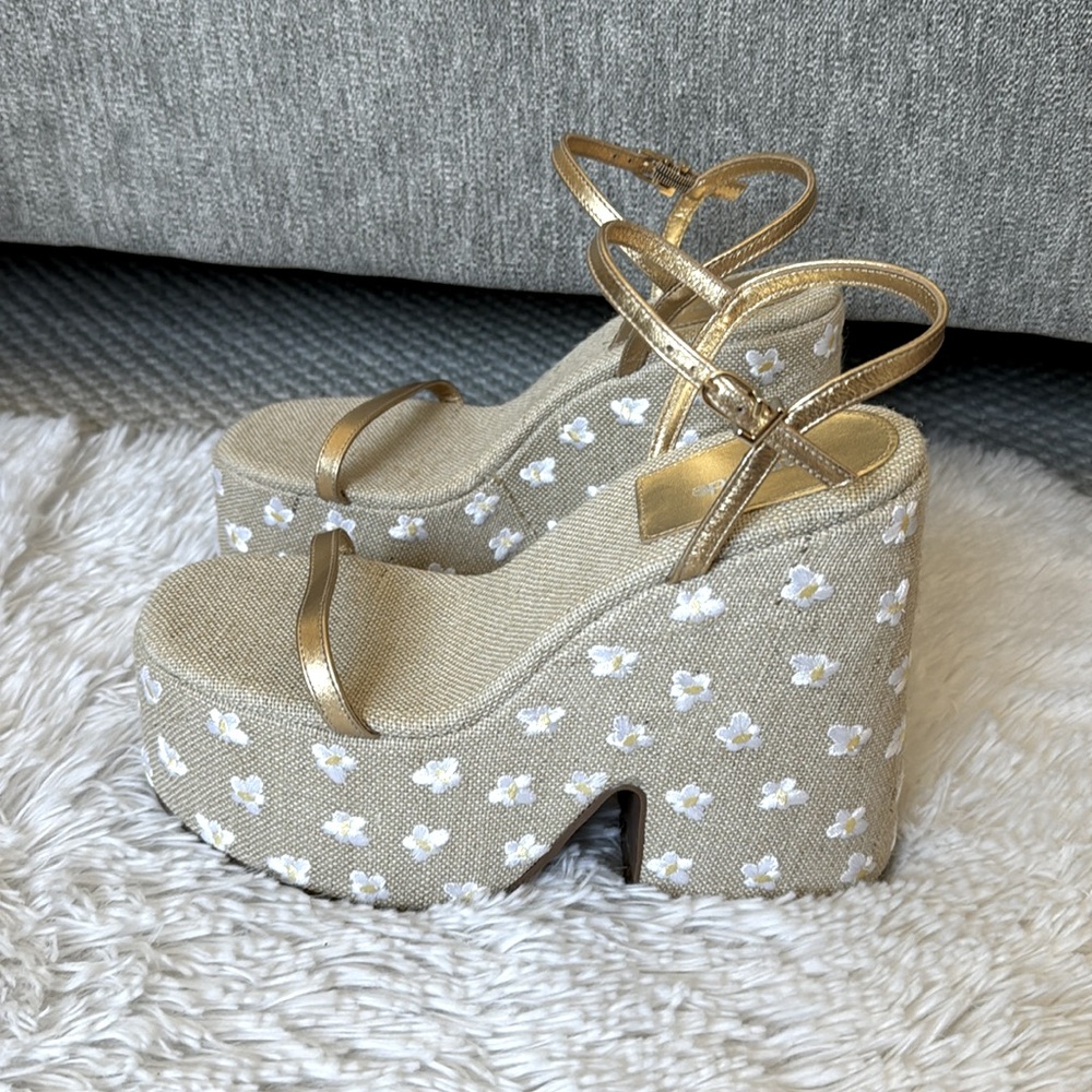Larroude Wanda Platform Sandals in Gold Leather & Daisy Tan Raffia Rare - Picture 4 of 16